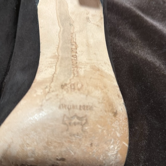 Women’s  Manolo Blahnik Brown Suede Pumps with a Kitten heel. Size 40 EU - Picture 8 of 9